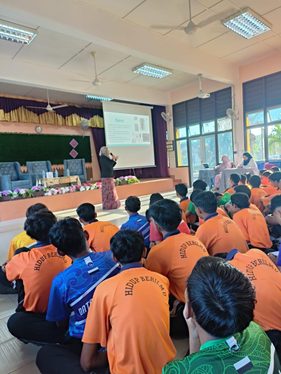 FTKPM Contributes Expertise to STI 100³ &amp; STEM in 30 Seconds Programme at SMK Pekan